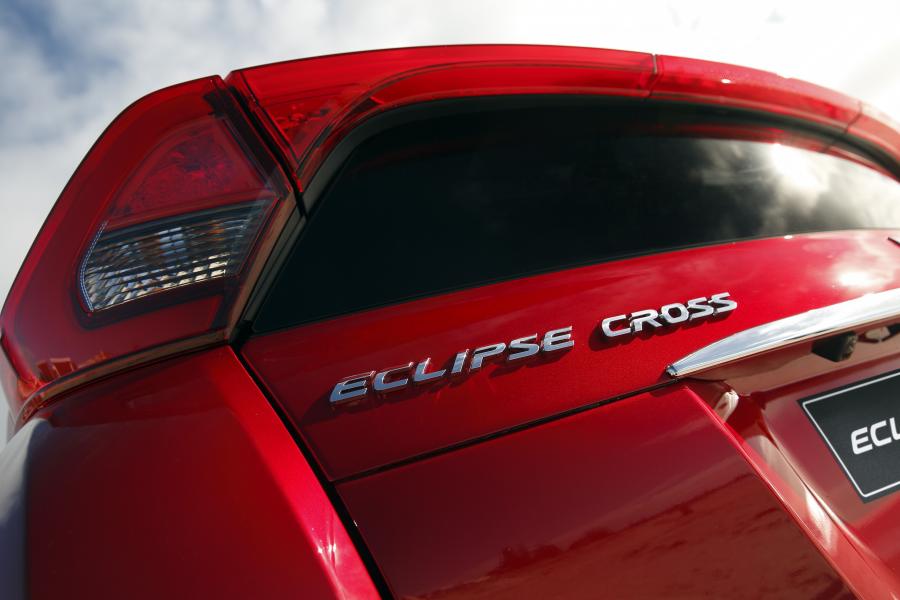 Детали экстерьера Mitsubishi Eclipse Cross Exceed 2018 года  (AU) (фото 13 из 17)